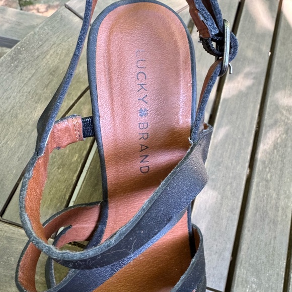 Lucky Brand Marinaa Black Leather Wedge Sandals – Size 8 -- 90s Y2K Chunky Retro - Picture 7 of 8